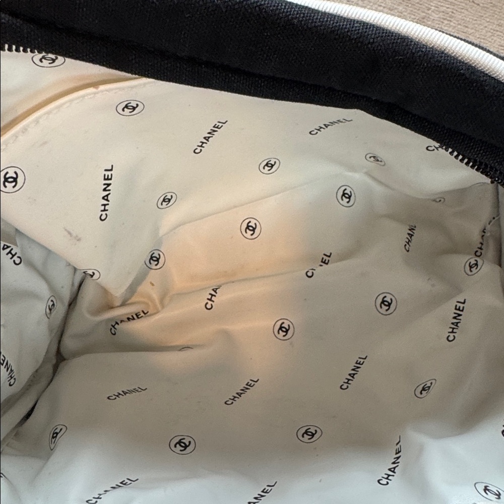 CHANEL Logo Cosmetic Pouch Make Up Bag - Picture 8 of 11